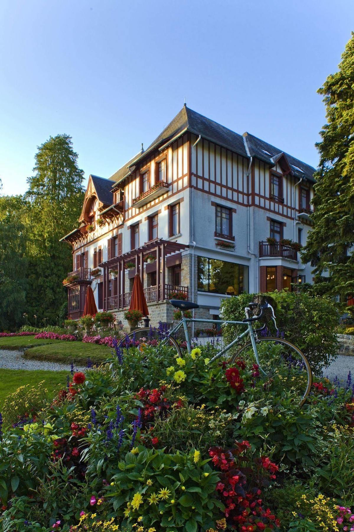 Hotel Bois Joli Bagnoles de l'Orne Normandie Exterior foto